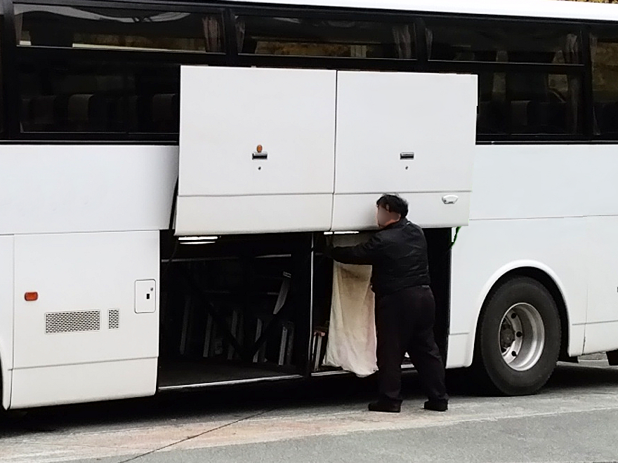 大きな床下トランク